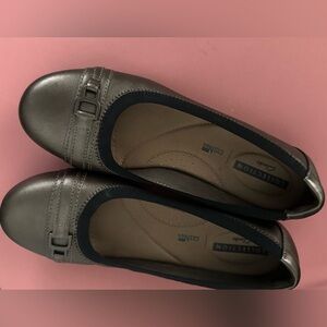 Clarks Kenzie pewter colored leather ballet flats